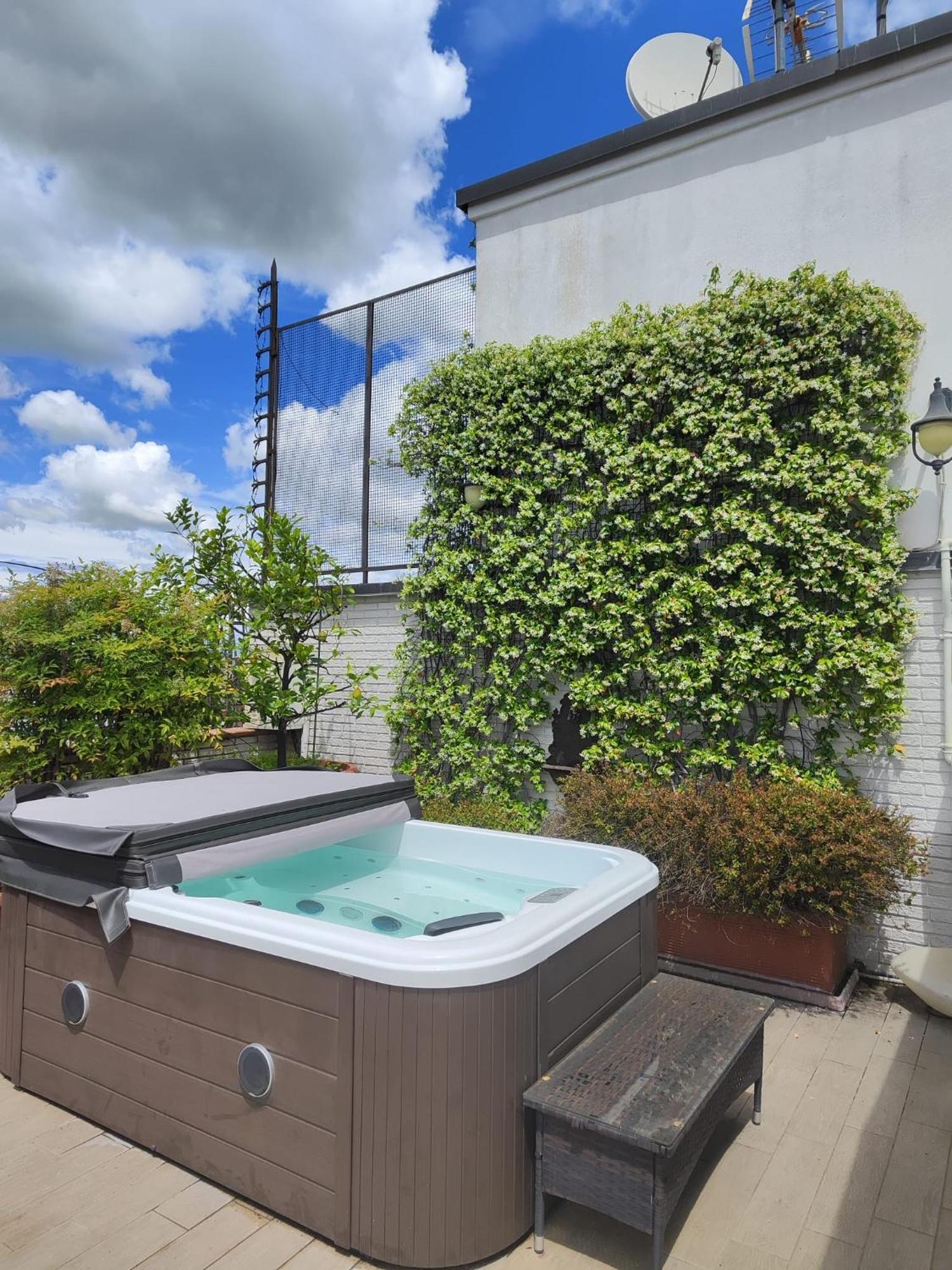 Rooftop Terrace - Elegante Attico Con Idromassaggio Appartamento *